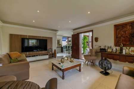 Casa de condomínio à venda com 522m², 4 quartos e 4 vagasSala