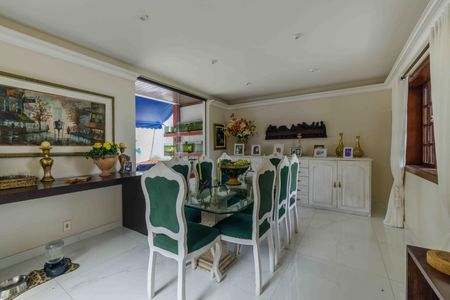 Casa de condomínio à venda com 522m², 4 quartos e 4 vagasSala