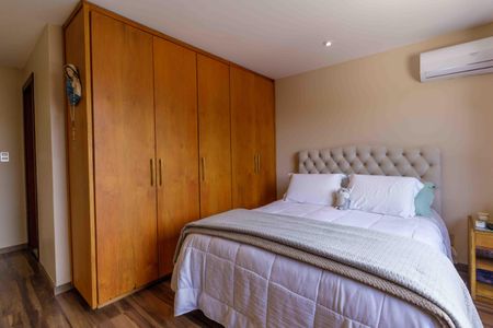 Casa de condomínio à venda com 522m², 4 quartos e 4 vagasSuíte 2