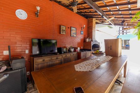 Casa de condomínio à venda com 522m², 4 quartos e 4 vagasQuintal