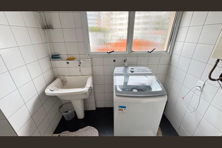 Apartamento à venda com 98m², 3 quartos e 2 vagas Apartamento à venda com 98m², 3 quartos e 2 vagasÁrea de Serviço