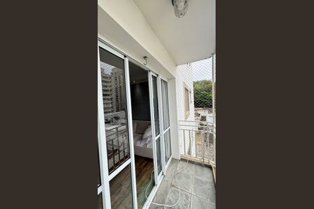 Apartamento à venda com 98m², 3 quartos e 2 vagas Apartamento à venda com 98m², 3 quartos e 2 vagasSala - Sala de Jantar Varanda