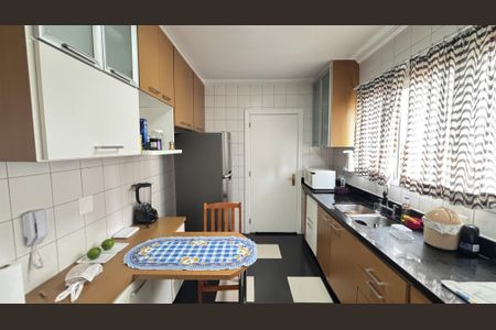 Apartamento à venda com 98m², 3 quartos e 2 vagas Apartamento à venda com 98m², 3 quartos e 2 vagasCozinha
