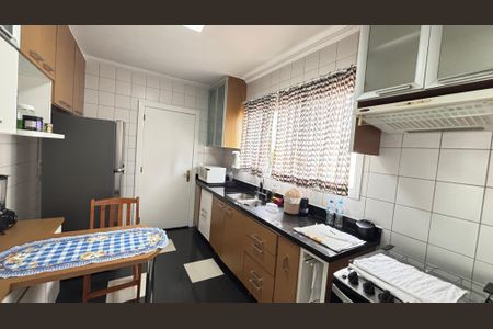 Apartamento à venda com 98m², 3 quartos e 2 vagas Apartamento à venda com 98m², 3 quartos e 2 vagasCozinha