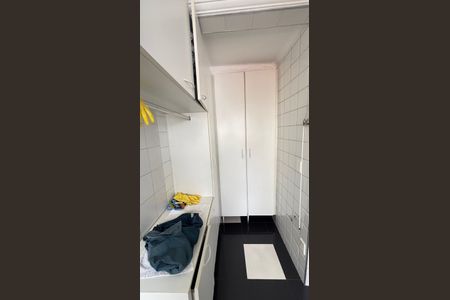 Apartamento à venda com 98m², 3 quartos e 2 vagas Apartamento à venda com 98m², 3 quartos e 2 vagasÁrea de Serviço