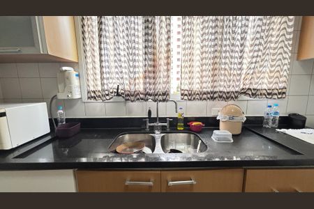 Apartamento à venda com 98m², 3 quartos e 2 vagas Apartamento à venda com 98m², 3 quartos e 2 vagasCozinha