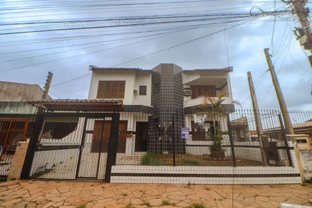 Casa para alugar com 380m², 3 quartos e 5 vagasFachada