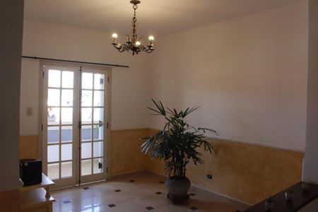 Casa à venda com 320m², 3 quartos e 6 vagasEscritório