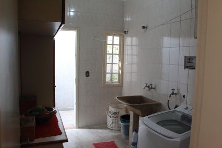 Casa à venda com 320m², 3 quartos e 6 vagasÁrea de Serviço