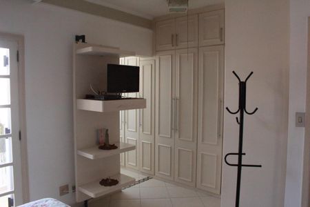 Casa à venda com 320m², 3 quartos e 6 vagasSuíte