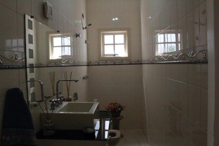 Casa à venda com 320m², 3 quartos e 6 vagasBanheiro