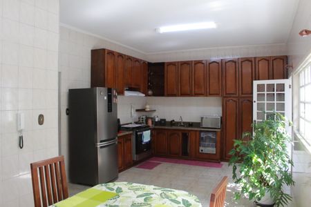 Casa à venda com 320m², 3 quartos e 6 vagasCozinha