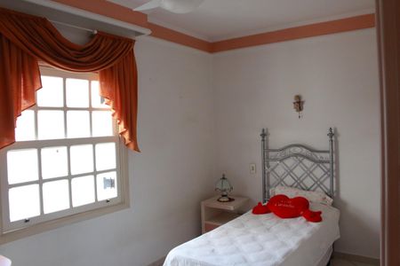 Casa à venda com 320m², 3 quartos e 6 vagasQuarto 2