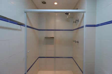 Apartamento à venda com 144m², 3 quartos e 4 vagasBanheiro da Suíte 2