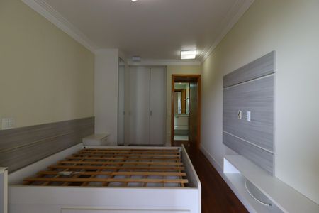 Apartamento à venda com 144m², 3 quartos e 4 vagasSuíte 2