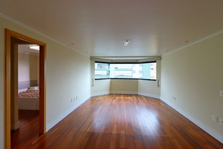 Apartamento à venda com 144m², 3 quartos e 4 vagasSala