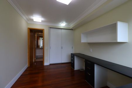 Apartamento à venda com 144m², 3 quartos e 4 vagasSuíte 1