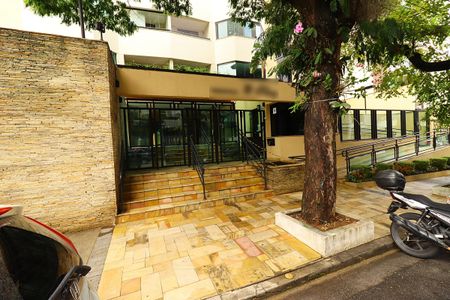 Apartamento à venda com 144m², 3 quartos e 4 vagasFachada