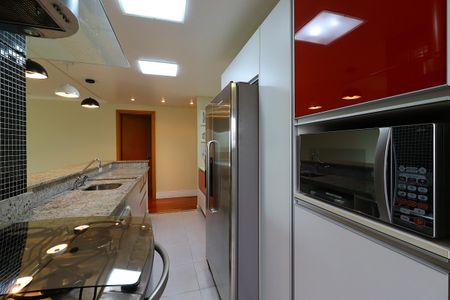 Apartamento à venda com 144m², 3 quartos e 4 vagasCozinha