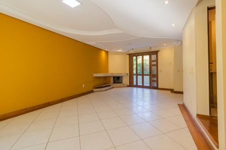 Casa de condomínio para alugar com 317m², 3 quartos e 3 vagasSala