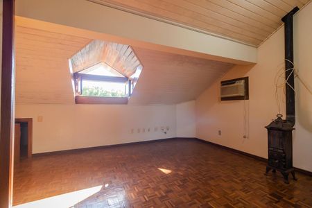 Casa de condomínio para alugar com 317m², 3 quartos e 3 vagasSotão