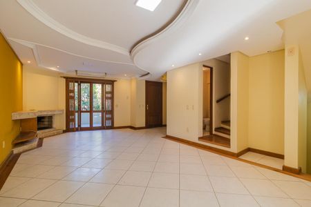 Casa de condomínio para alugar com 317m², 3 quartos e 3 vagasSala