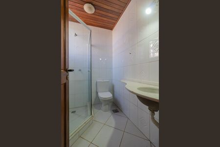 Casa de condomínio para alugar com 317m², 3 quartos e 3 vagasBanheiro