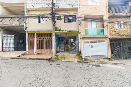 Casa à venda com 80m², 2 quartos e sem vaga Casa à venda com 80m², 2 quartos e sem vagaFachada
