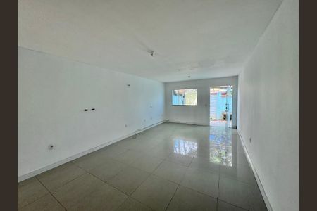 Casa de condomínio à venda com 200m², 3 quartos e 1 vaga Casa de condomínio à venda com 200m², 3 quartos e 1 vagaSala
