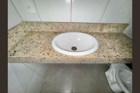 Casa de condomínio à venda com 200m², 3 quartos e 1 vaga Casa de condomínio à venda com 200m², 3 quartos e 1 vagaSuíte - Banheiro