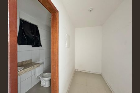 Casa de condomínio à venda com 200m², 3 quartos e 1 vaga Casa de condomínio à venda com 200m², 3 quartos e 1 vagaSuíte - Closet
