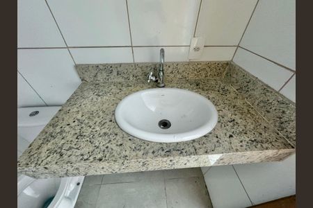 Casa de condomínio à venda com 200m², 3 quartos e 1 vaga Casa de condomínio à venda com 200m², 3 quartos e 1 vagaBanheiro Social 1