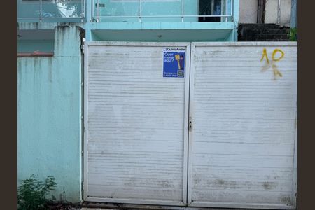 Casa de condomínio à venda com 200m², 3 quartos e 1 vaga Casa de condomínio à venda com 200m², 3 quartos e 1 vagaPlaquinha Quinto Andar