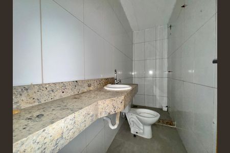 Casa de condomínio à venda com 200m², 3 quartos e 1 vaga Casa de condomínio à venda com 200m², 3 quartos e 1 vagaBanheiro Social 2