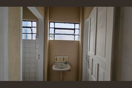 Casa à venda com 175m², 2 quartos e 2 vagasBanheiro de Serviço