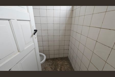 Casa à venda com 175m², 2 quartos e 2 vagasBanheiro de Serviço