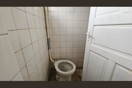 Casa à venda com 175m², 2 quartos e 2 vagasBanheiro de Serviço