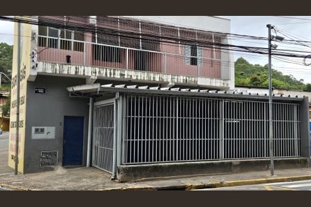 Casa à venda com 175m², 2 quartos e 2 vagasFachada