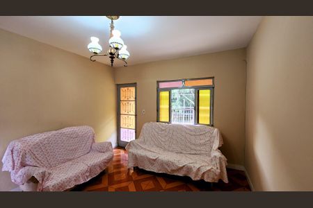 Casa à venda com 175m², 2 quartos e 2 vagasSala