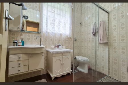 Casa à venda com 136m², 3 quartos e 1 vagaBanheiro