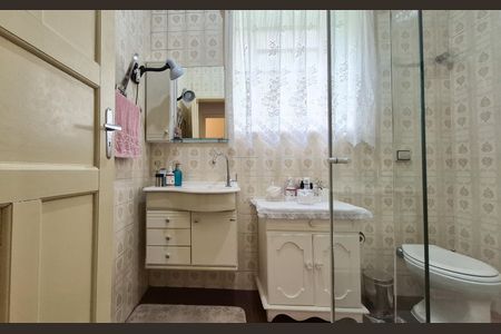 Casa à venda com 136m², 3 quartos e 1 vagaBanheiro