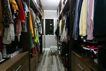 Apartamento para alugar com 80m², 3 quartos e 2 vagas Apartamento para alugar com 80m², 3 quartos e 2 vagasCloset da Suíte