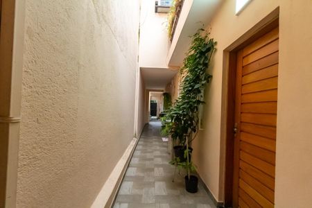 Casa à venda com 240m², 3 quartos e 2 vagasCorredor