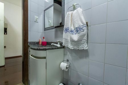 Casa à venda com 240m², 3 quartos e 2 vagasBanheiro Social