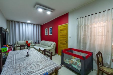 Casa à venda com 240m², 3 quartos e 2 vagasSala