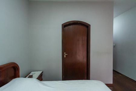 Casa à venda com 240m², 3 quartos e 2 vagasSuíte