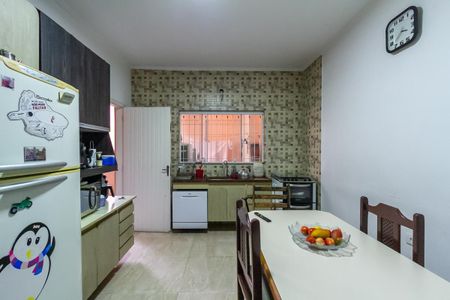 Casa à venda com 240m², 3 quartos e 2 vagasCozinha