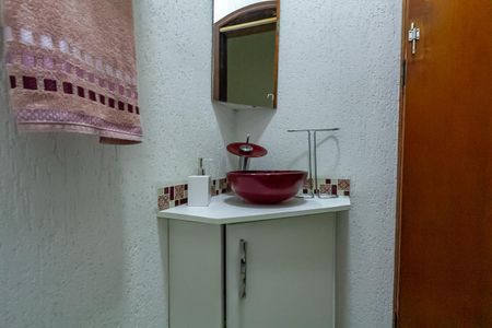 Casa à venda com 240m², 3 quartos e 2 vagasLavabo