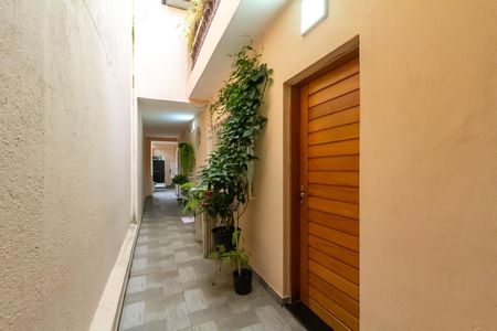 Casa à venda com 240m², 3 quartos e 2 vagasCorredor