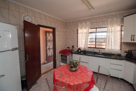 Casa à venda com 258m², 3 quartos e 1 vaga Casa à venda com 258m², 3 quartos e 1 vagaCozinha